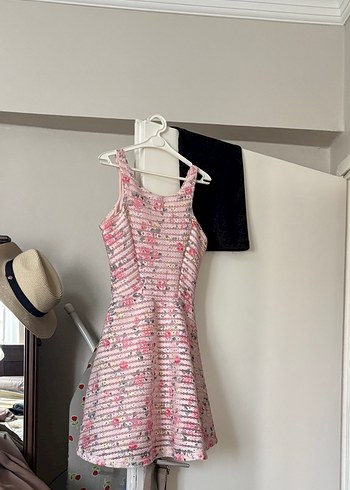 LC Waikiki Pembe Straplez Kız Elbisesi Pilili Detaylı