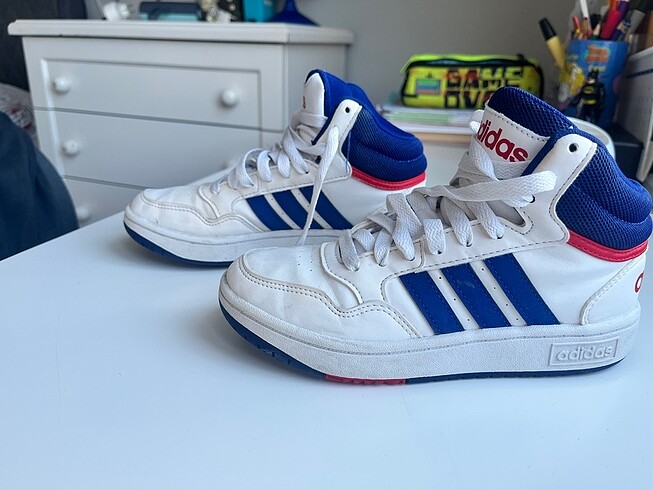 Adidas 33 no çocuk ayakkabısı