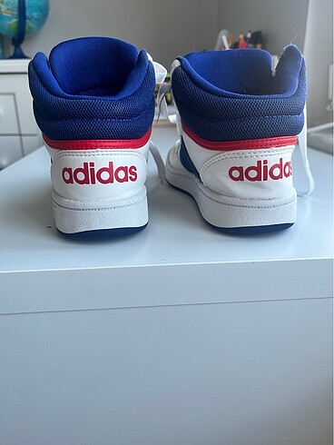 33 Beden Adidas 33 no çocuk ayakkabısı