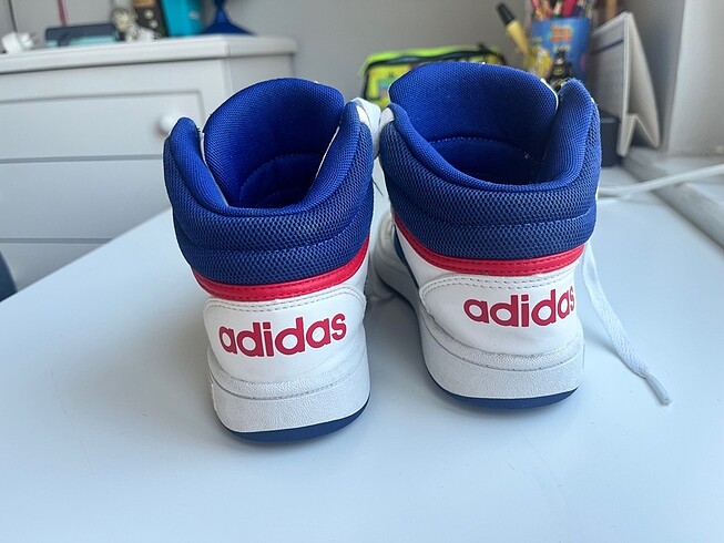 33 Beden beyaz Renk Adidas 33 no çocuk ayakkabısı