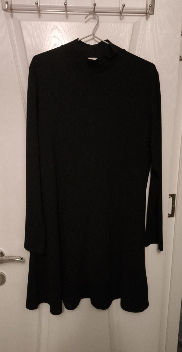 Siyah Uzun Kollu Yüksek Yakalı Elbise - Görsel 2