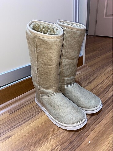 37 Beden camel Renk Orijinal UGG Çizme