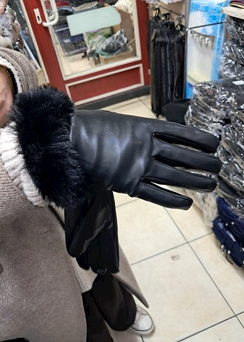 Kürk Detaylı Siyah Deri Kadın Eldiveni - Görsel 2
