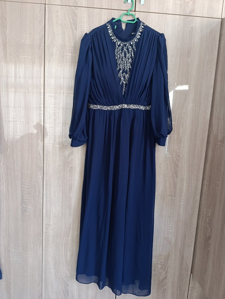 Uzun Lacivert İşlemeli Kadın Abiye Elbise - Görsel 3