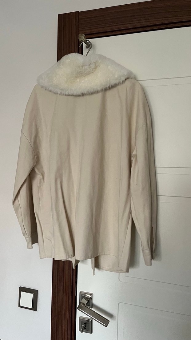 Beyaz Peluş Yaka Kadın Ceket - Görsel 2