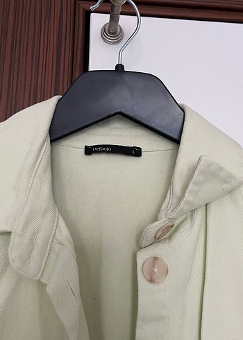 Yeşil Düğmeli  Kadın kot ceket - Görsel 2