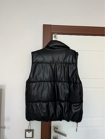 m Beden siyah Renk Pull and bear siyah yelek