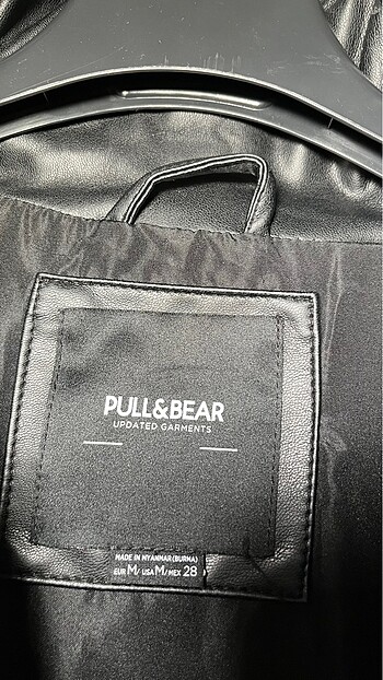 m Beden Pull and bear siyah yelek