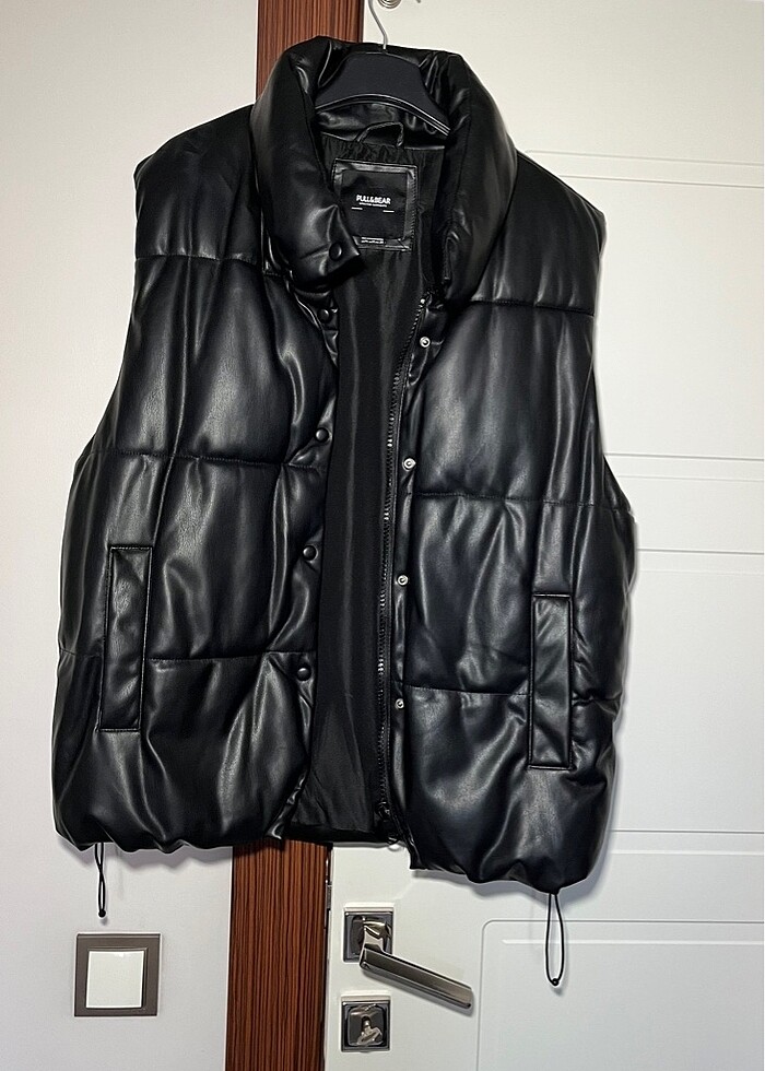 Pull and bear siyah yelek - Görsel 2