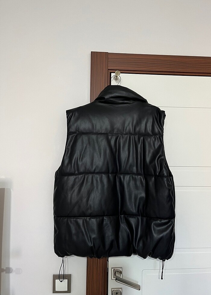 Pull and bear siyah yelek - Görsel 4