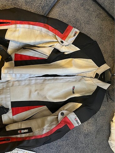 4riders ibiza evo mont