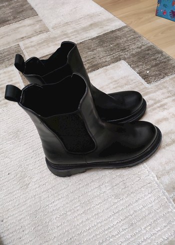 Siyah Tokalı Blok Topuklu Kadın Bot - Görsel 2