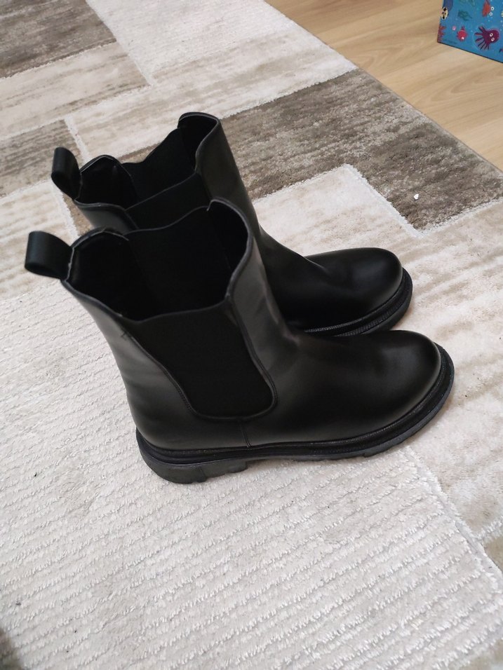 Siyah Tokalı Blok Topuklu Kadın Bot - Görsel 2