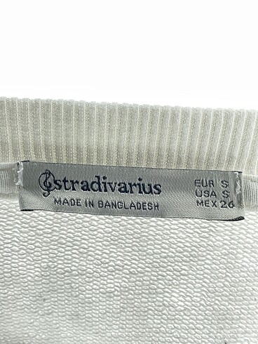 s Beden beyaz Renk Stradivarius Sweatshirt %70 İndirimli.