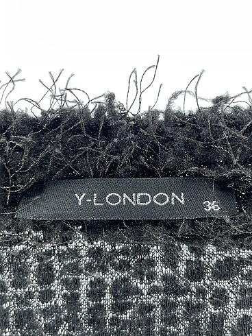 36 Beden siyah Renk Y-London Yelek %70 İndirimli.