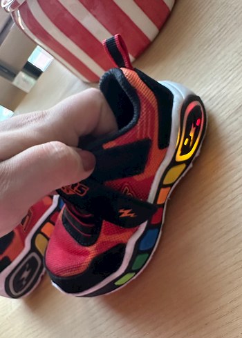 23 Beden çeşitli Renk Skechers Erkek Bebek Bağcıksız Spor Ayakkabı