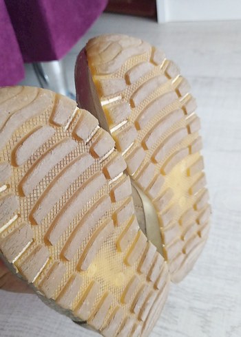 Kız Çocuk Parlak Altın Tokalı Spor Ayakkabı - Görsel 3