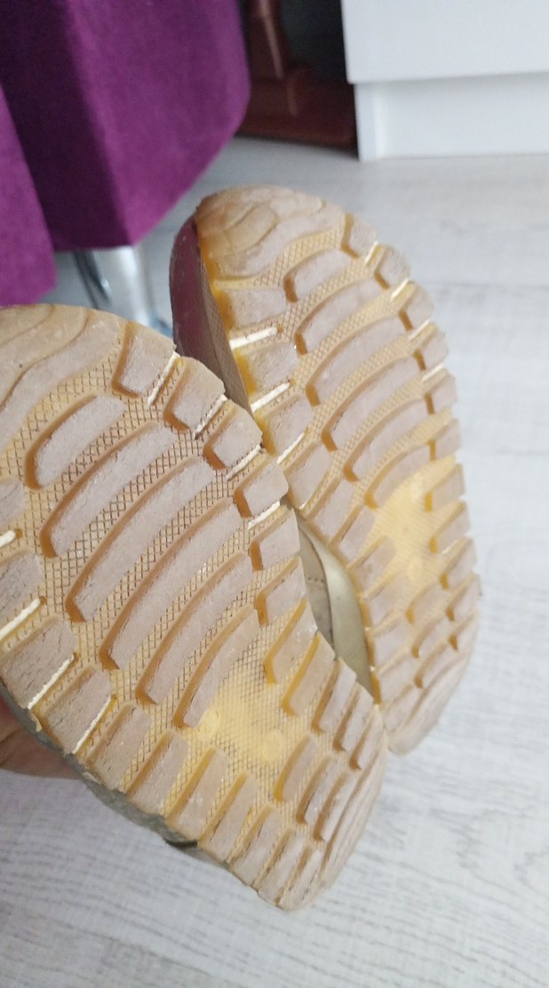 Kız Çocuk Parlak Altın Tokalı Spor Ayakkabı - Görsel 3