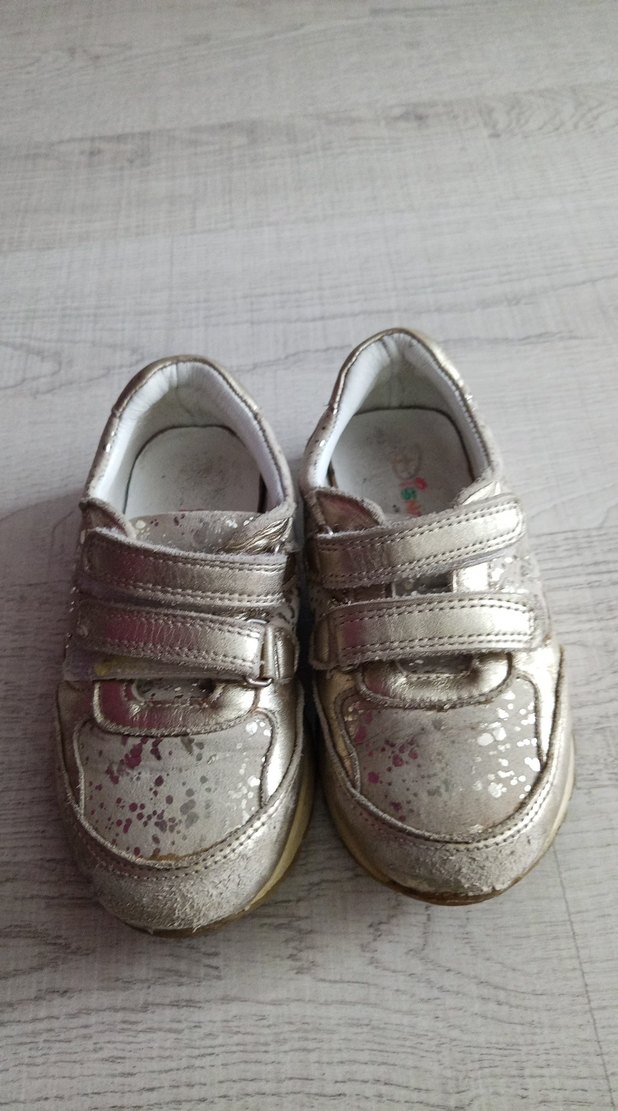 Kız Çocuk Parlak Altın Tokalı Spor Ayakkabı - Görsel 5