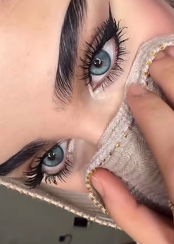 Gri Renkli Beyaz Takma Kirpik - Görsel 13