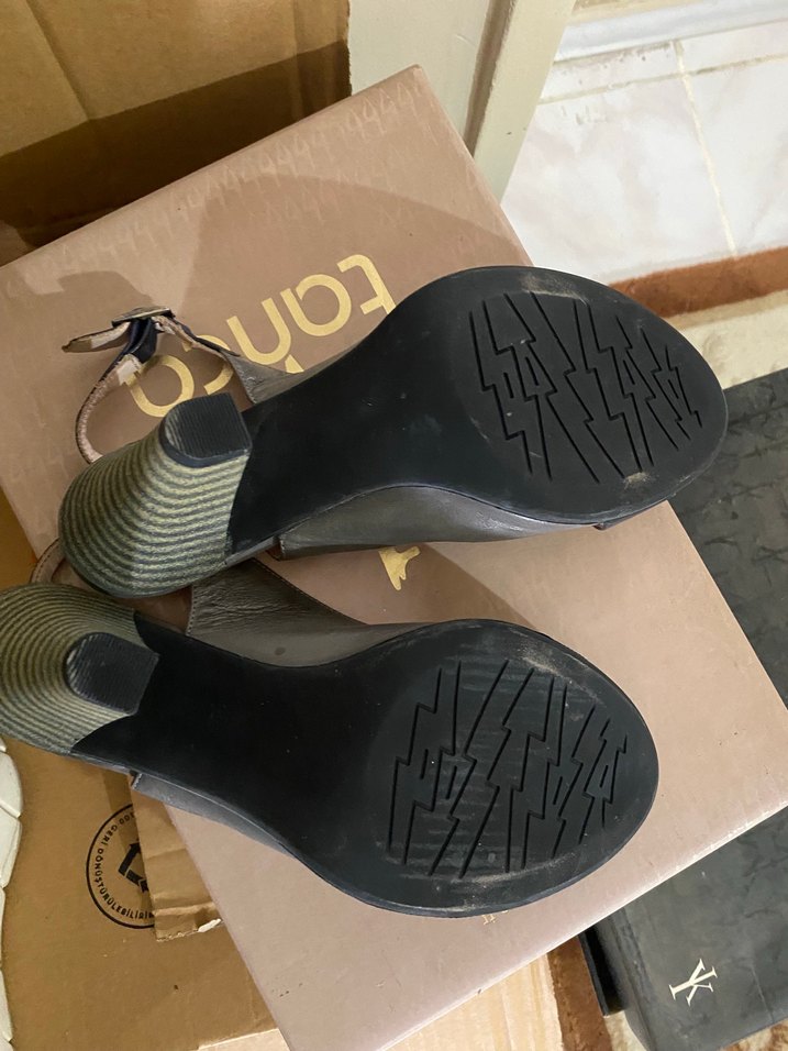 Klasik Tokalı Dolgu Topuklu Kadın Ayakkabı - Görsel 4