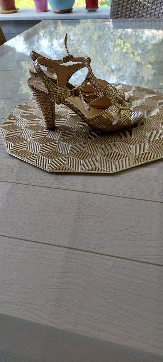 Derimod Altın Renk Yılan Desenli Platform Topuklu - Görsel 2