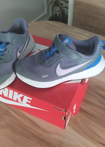 Nike Nike kız Çocuk 30 numara Gri Spor Ayakkabı