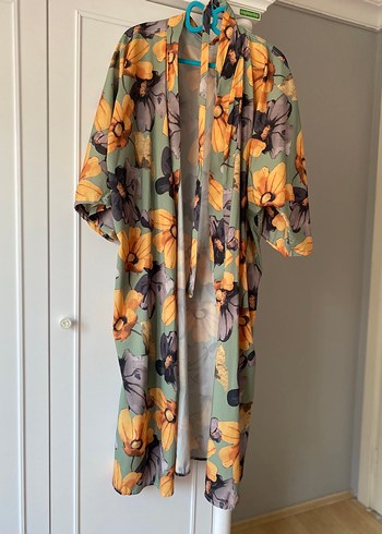 Çiçek Desenli Uzun Kadın Kimono