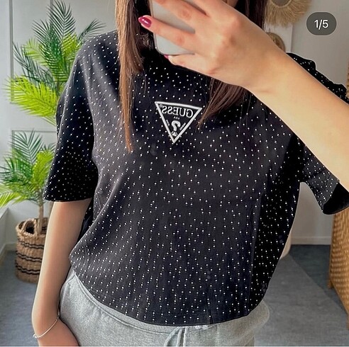 GUESS T-SHIRT