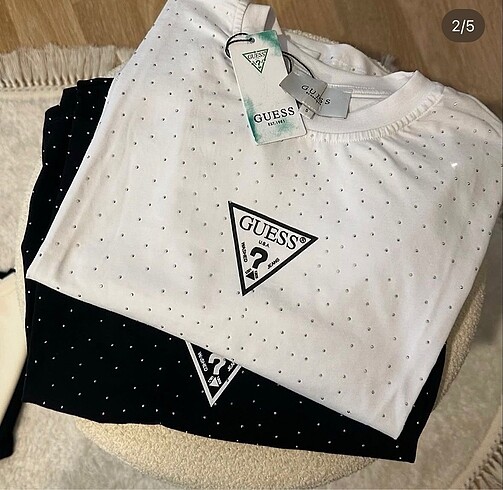 GUESS T SHIRT
