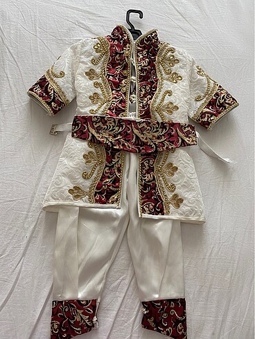 Sünnet kıyafeti