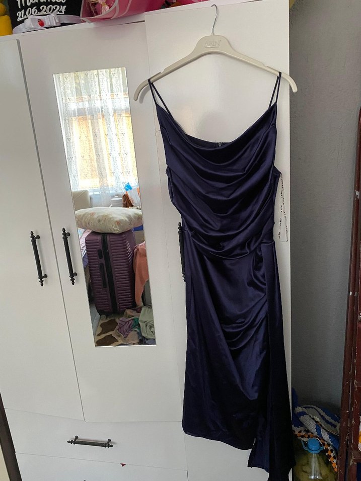 Lacivert Drapeli Askılı kısa elbise kuyruklu  Abiye Elbise - Görsel 3