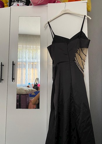 Siyah İşlemeli Uzun Askılı dekolteli abiye elbise - Görsel 5