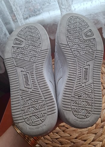 32 Beden beyaz Renk Beyaz Kadın Spor Ayakkabı Velcro Bantlı puma