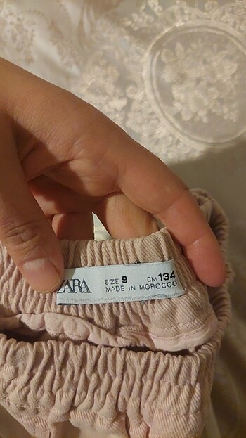 Zara sıfır dercesinde pantolon 