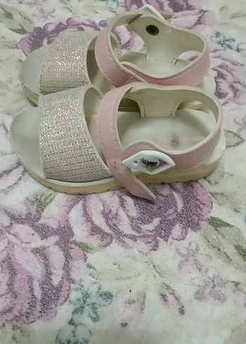 Diğer Kız Çocuk Pembe Tokalı Terlik