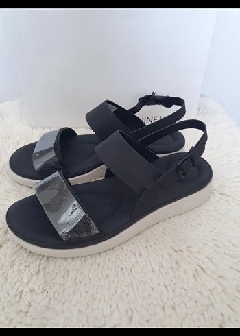 Nine West Siyah Yılan Desenli Dolgu Topuklu Kadın Sandalet - Görsel 2