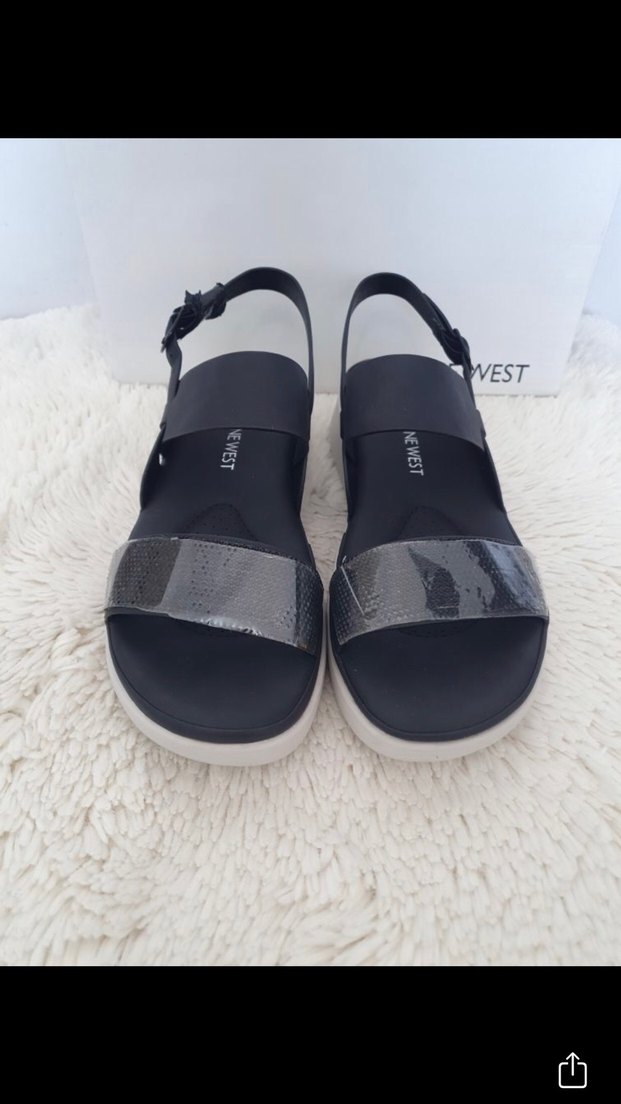 Nine West Siyah Yılan Desenli Dolgu Topuklu Kadın Sandalet - Görsel 3