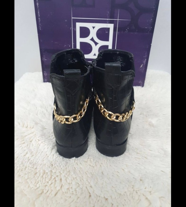 Parlak Siyah Yılan Desenli Zincirli Kadın Bot - Görsel 4