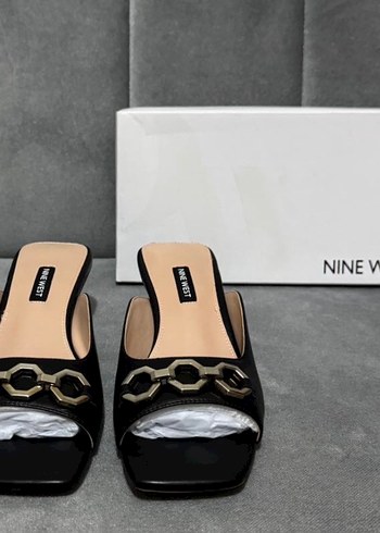 Tokalı Siyah Yılan Desenli Topuklu Terlik - Görsel 2