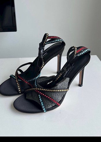 Boncuk İşlemeli Süet Stiletto Topuklu Kadın Ayakkabı - Görsel 2