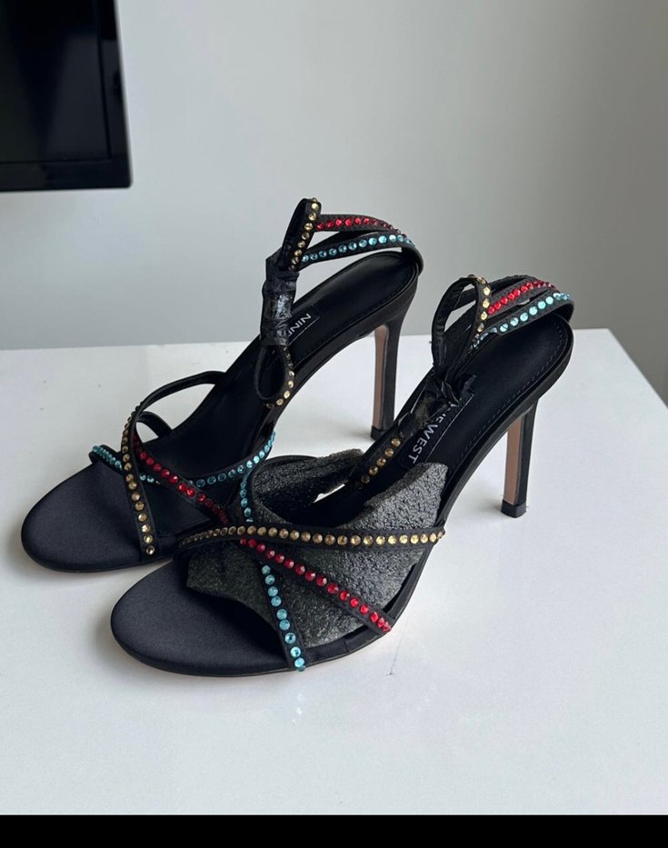 Boncuk İşlemeli Süet Stiletto Topuklu Kadın Ayakkabı - Görsel 2