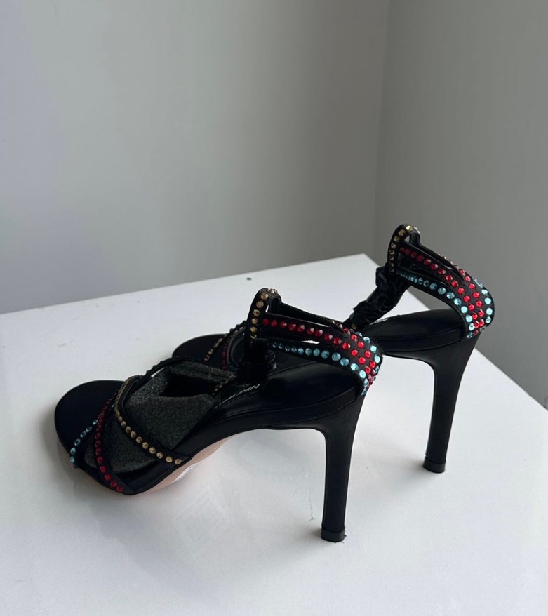 Boncuk İşlemeli Süet Stiletto Topuklu Kadın Ayakkabı - Görsel 4