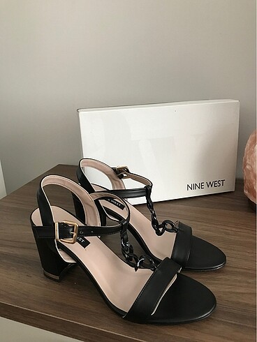 39 Beden siyah Renk Nine west topuklu sandalet