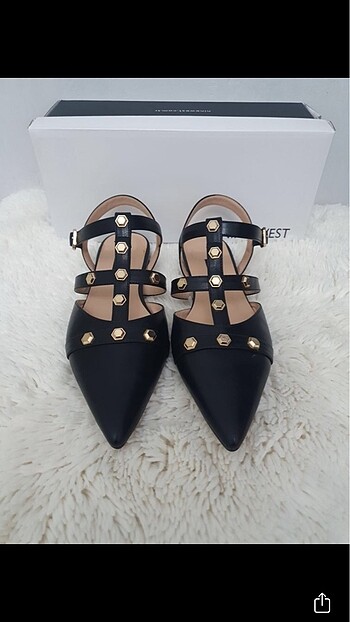 Nine West Nine west