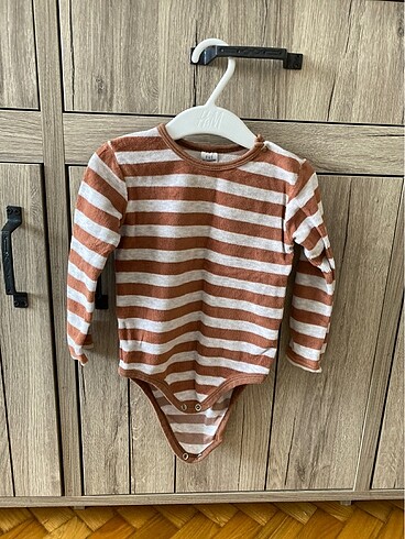 Kadife uzun kollu çıtçıtlı body