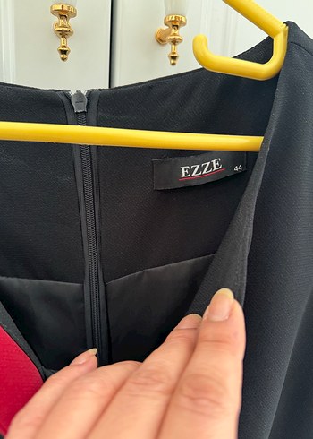 V Yaka Siyah Midi elbise - Görsel 5