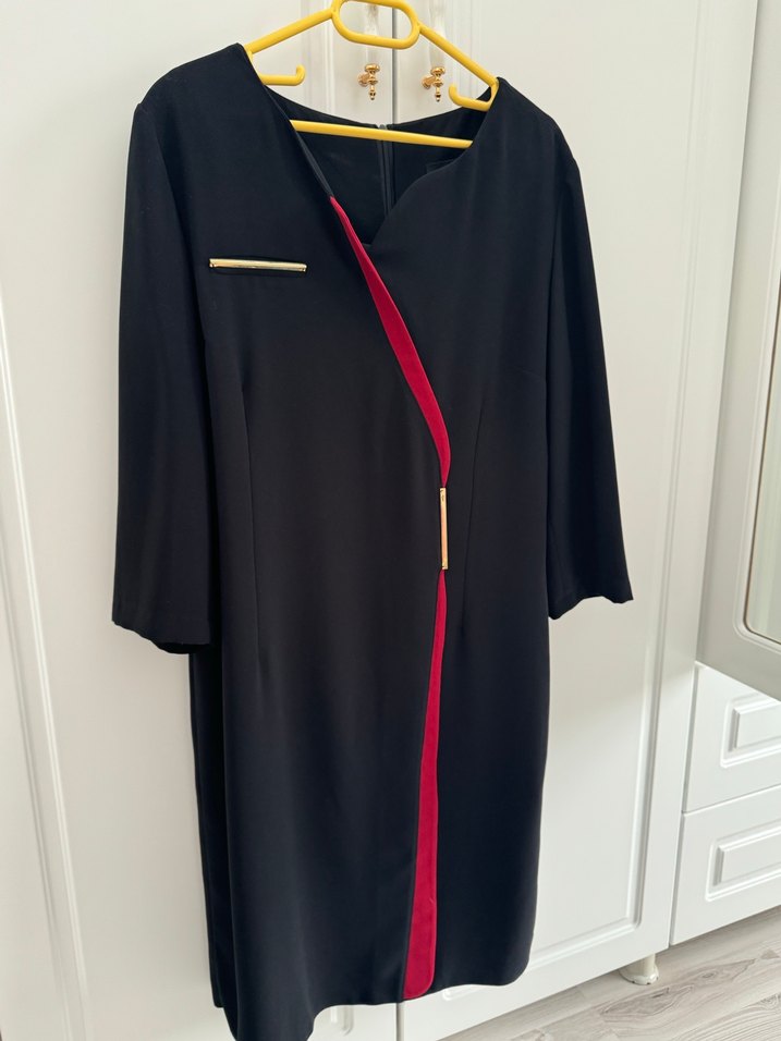 V Yaka Siyah Midi  elbise - Görsel 2