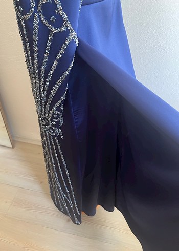 İşlemeli Uzun Abiye Elbise - Görsel 4