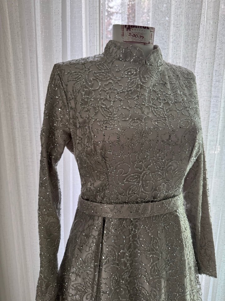 Gri Uzun Kollu Drapeli Abiye Elbise - Görsel 2